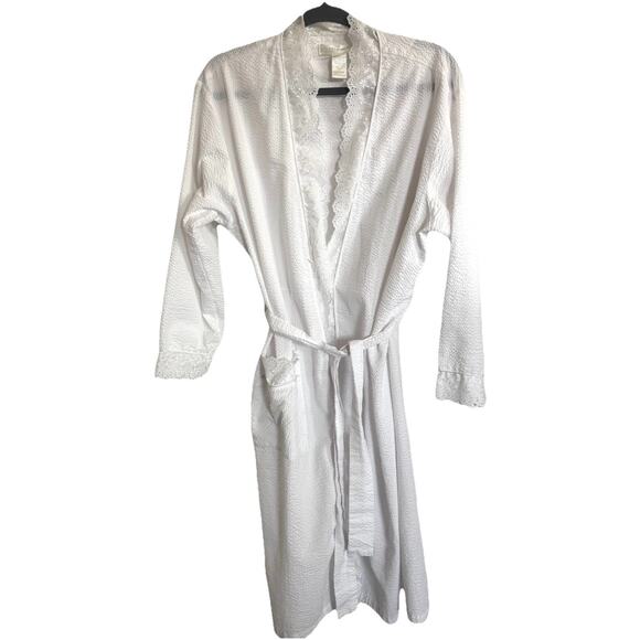 Eileen West Robe Medium White Lace Eyelet Trim Bride Honeymoon Cottagecore - Picture 1 of 6